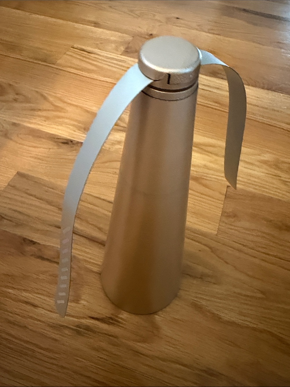 Gold | Insect | Fly & Bug Repelling Table Fan - Picture 4 of 5